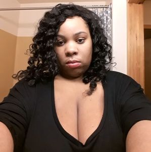 Meet your Posher, Leticia